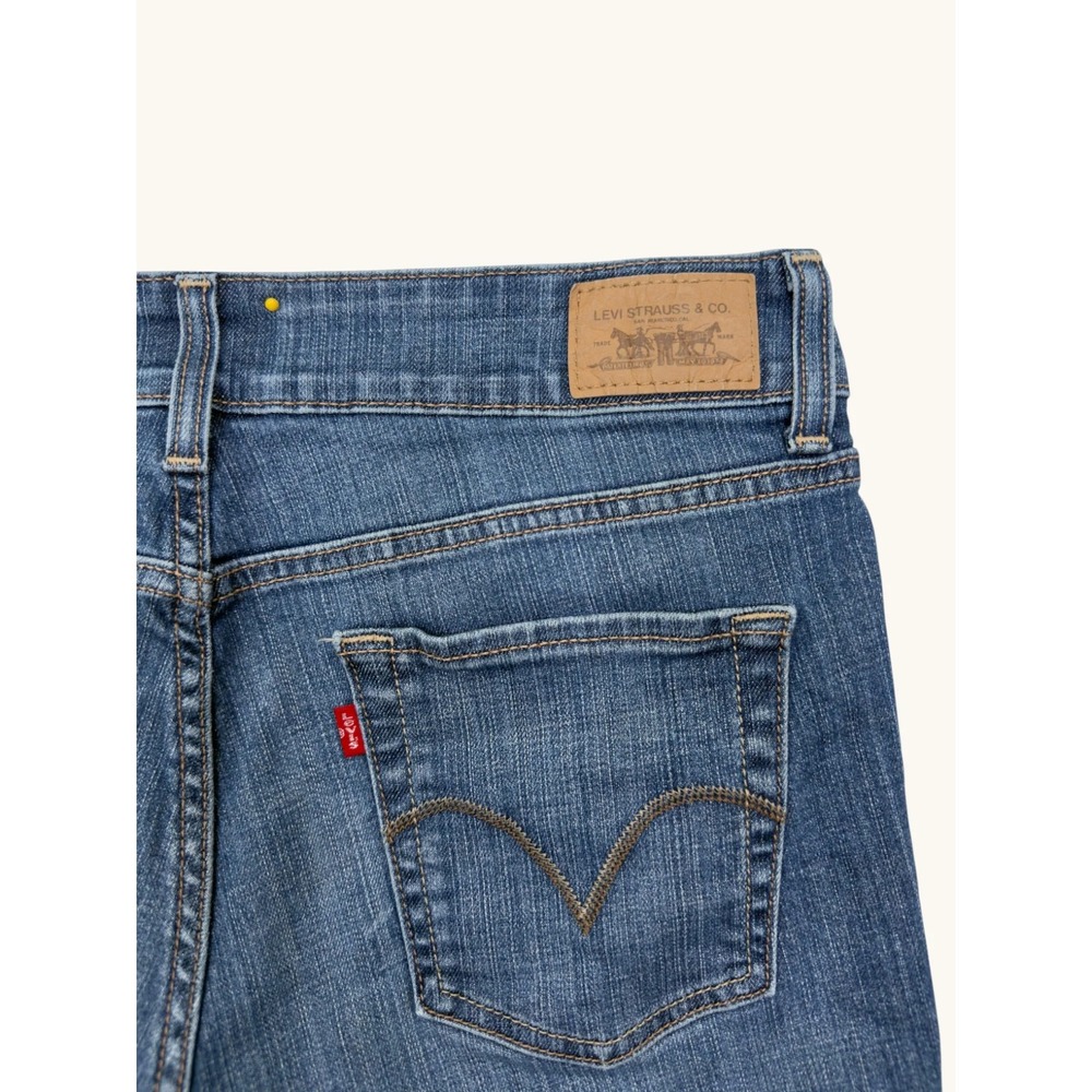 Levis 526 Slender Boot Cut Denim Cutoff Shorts Medium Wash Blue Womens Size 8 M